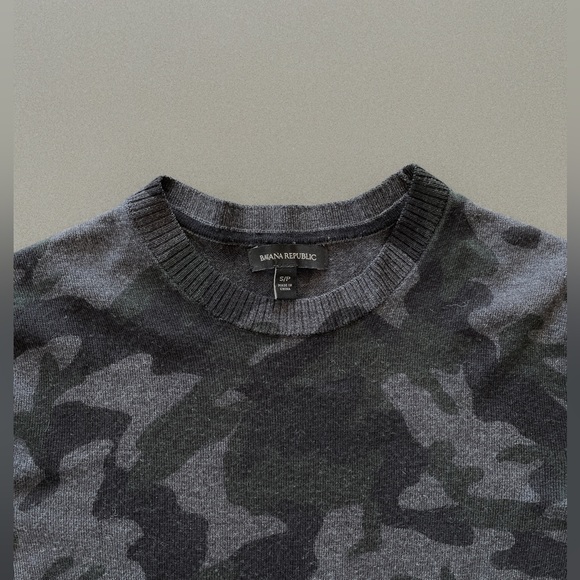 Banana Republic merino wool camouflage sweater - Picture 3 of 4